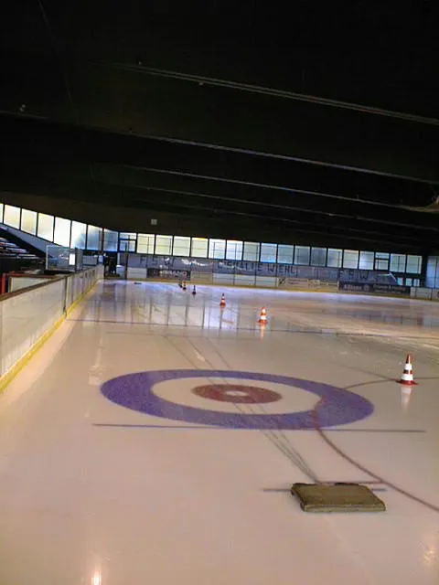 Curling-Rink in der Eishalle